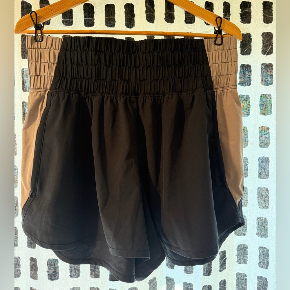 Abercrombie YBP Black and Tan Women's Shorts